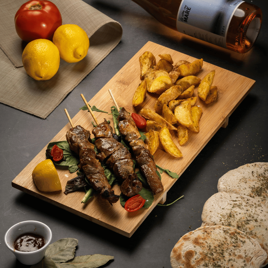 Why Wooden Serveware is Making a Comeback in Modern Homes